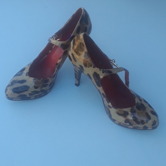 Shoes - Picture 2 of 2